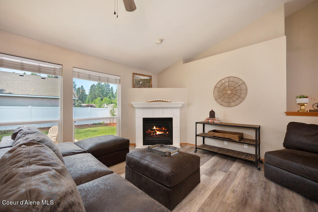 Post Falls, Idaho 83854, United States, 5 Bedrooms Bedrooms, ,3 BathroomsBathrooms,Residential,Pending,57484