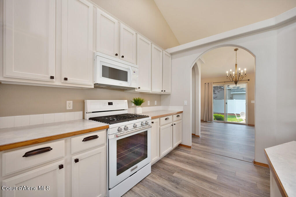 Post Falls, Idaho 83854, United States, 5 Bedrooms Bedrooms, ,3 BathroomsBathrooms,Residential,Pending,57484