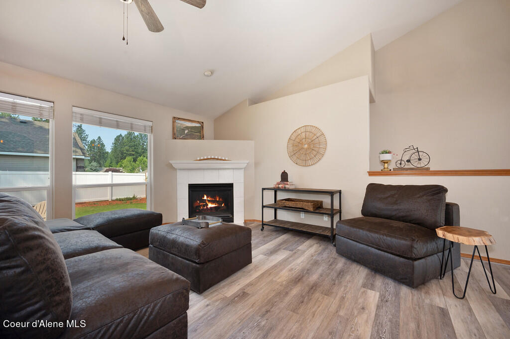 Post Falls, Idaho 83854, United States, 5 Bedrooms Bedrooms, ,3 BathroomsBathrooms,Residential,Pending,57484