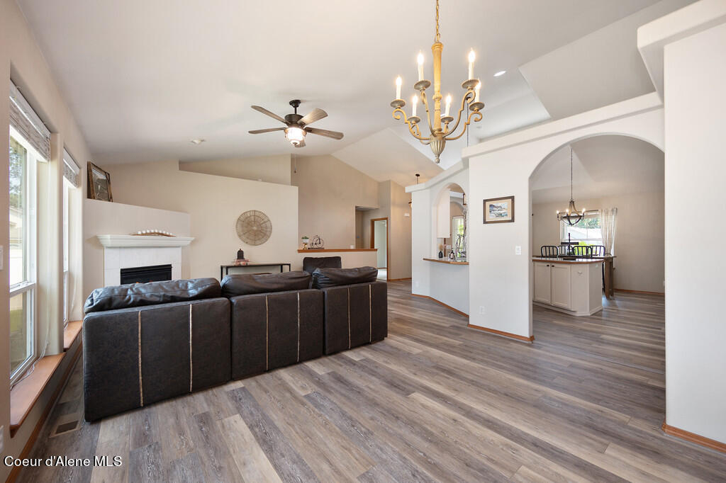 Post Falls, Idaho 83854, United States, 5 Bedrooms Bedrooms, ,3 BathroomsBathrooms,Residential,Pending,57484