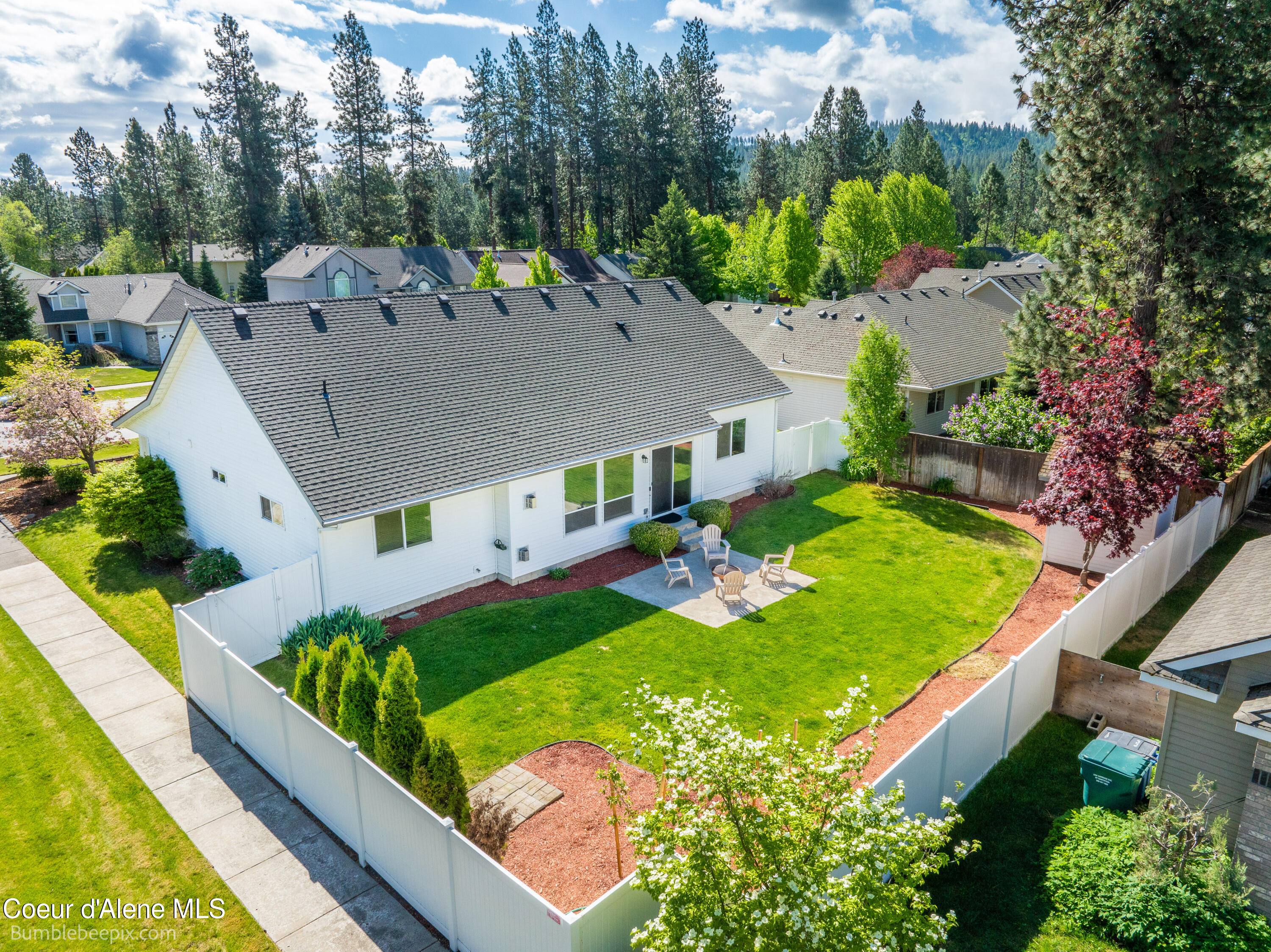 Post Falls, Idaho 83854, United States, 5 Bedrooms Bedrooms, ,3 BathroomsBathrooms,Residential,Pending,57484