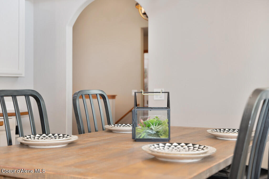 Post Falls, Idaho 83854, United States, 5 Bedrooms Bedrooms, ,3 BathroomsBathrooms,Residential,Pending,57484