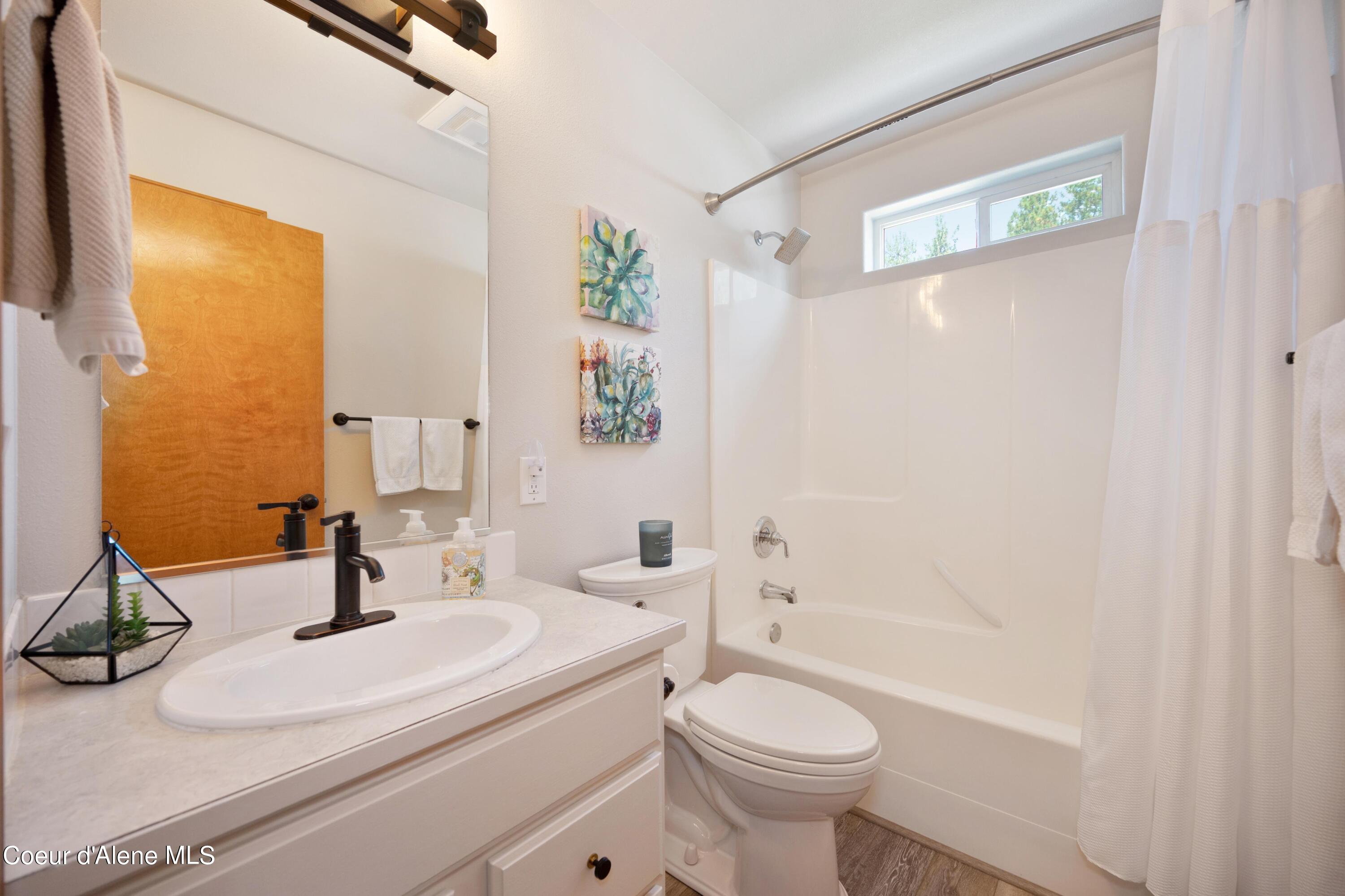 Post Falls, Idaho 83854, United States, 5 Bedrooms Bedrooms, ,3 BathroomsBathrooms,Residential,Pending,57484