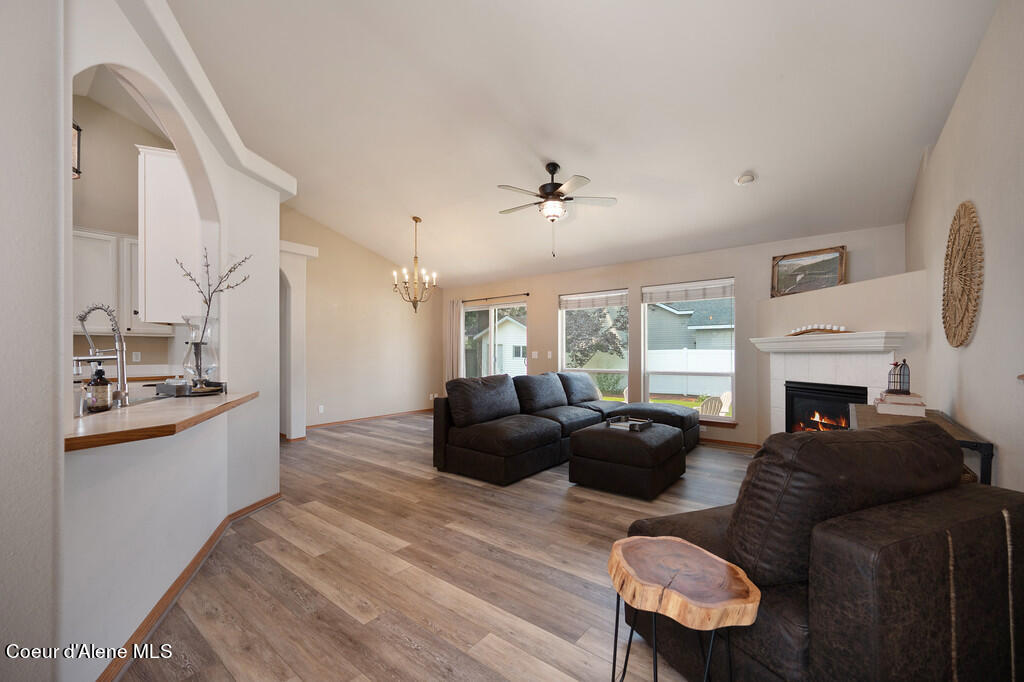 Post Falls, Idaho 83854, United States, 5 Bedrooms Bedrooms, ,3 BathroomsBathrooms,Residential,Pending,57484