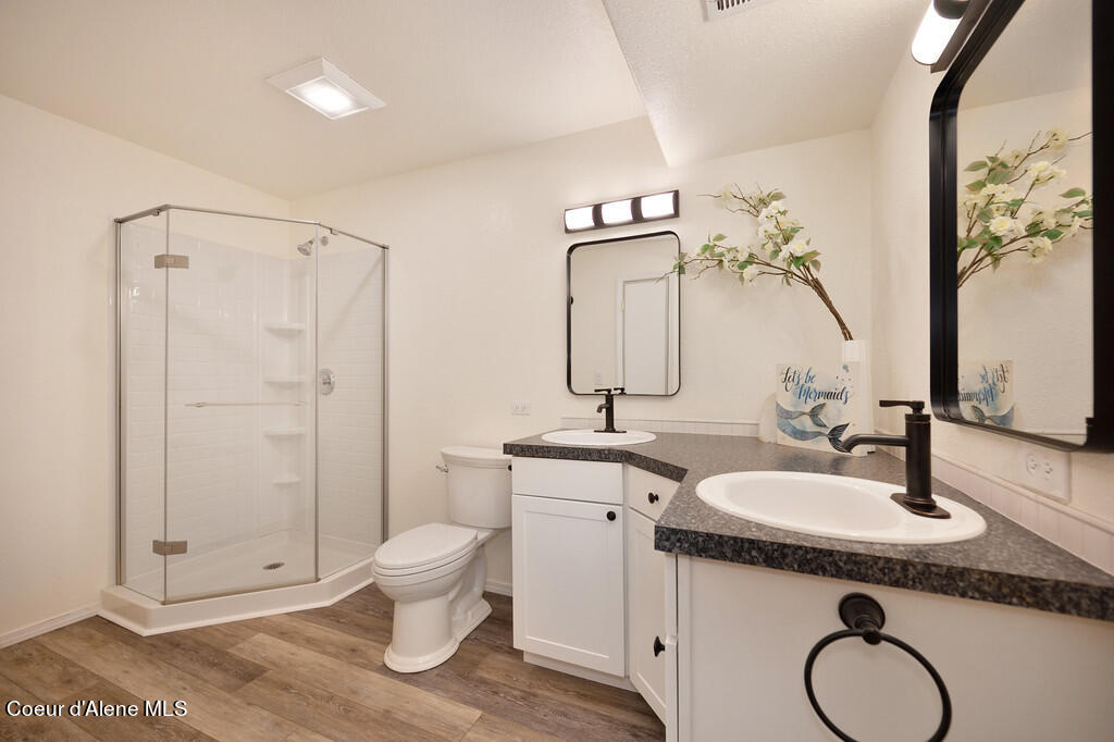 Post Falls, Idaho 83854, United States, 5 Bedrooms Bedrooms, ,3 BathroomsBathrooms,Residential,Pending,57484