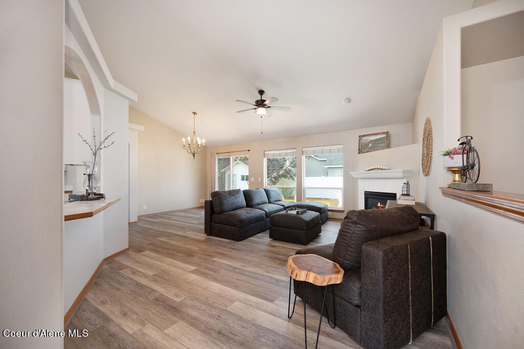 Post Falls, Idaho 83854, United States, 5 Bedrooms Bedrooms, ,3 BathroomsBathrooms,Residential,Pending,57484