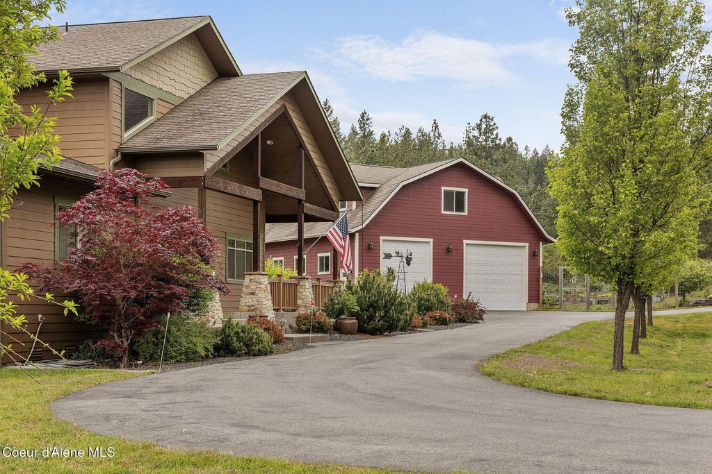 Photo of 5120 Foothill Dr, Coeur dAlene, ID 83814 (MLS # 25-8095)