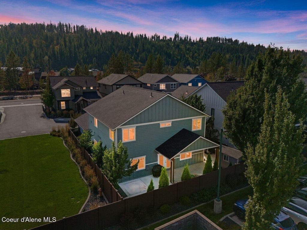 Photo of 1841 FELTON Dr, Coeur dAlene, ID 83814 (MLS # 25-9497)