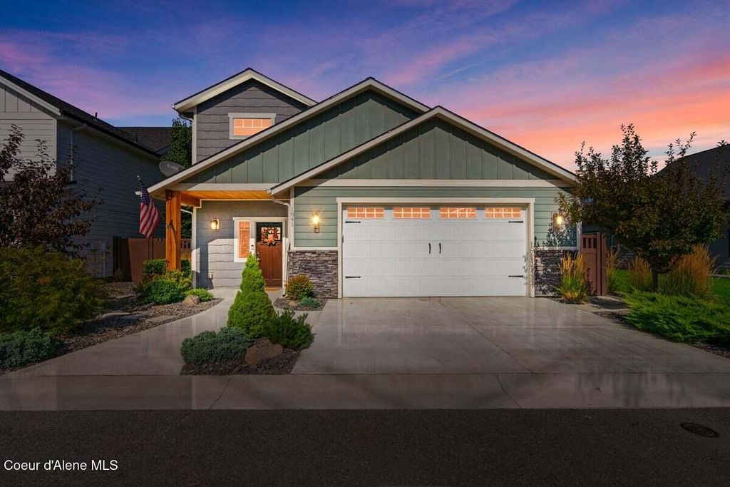 Photo of 1841 FELTON Dr, Coeur dAlene, ID 83814 (MLS # 25-9497)