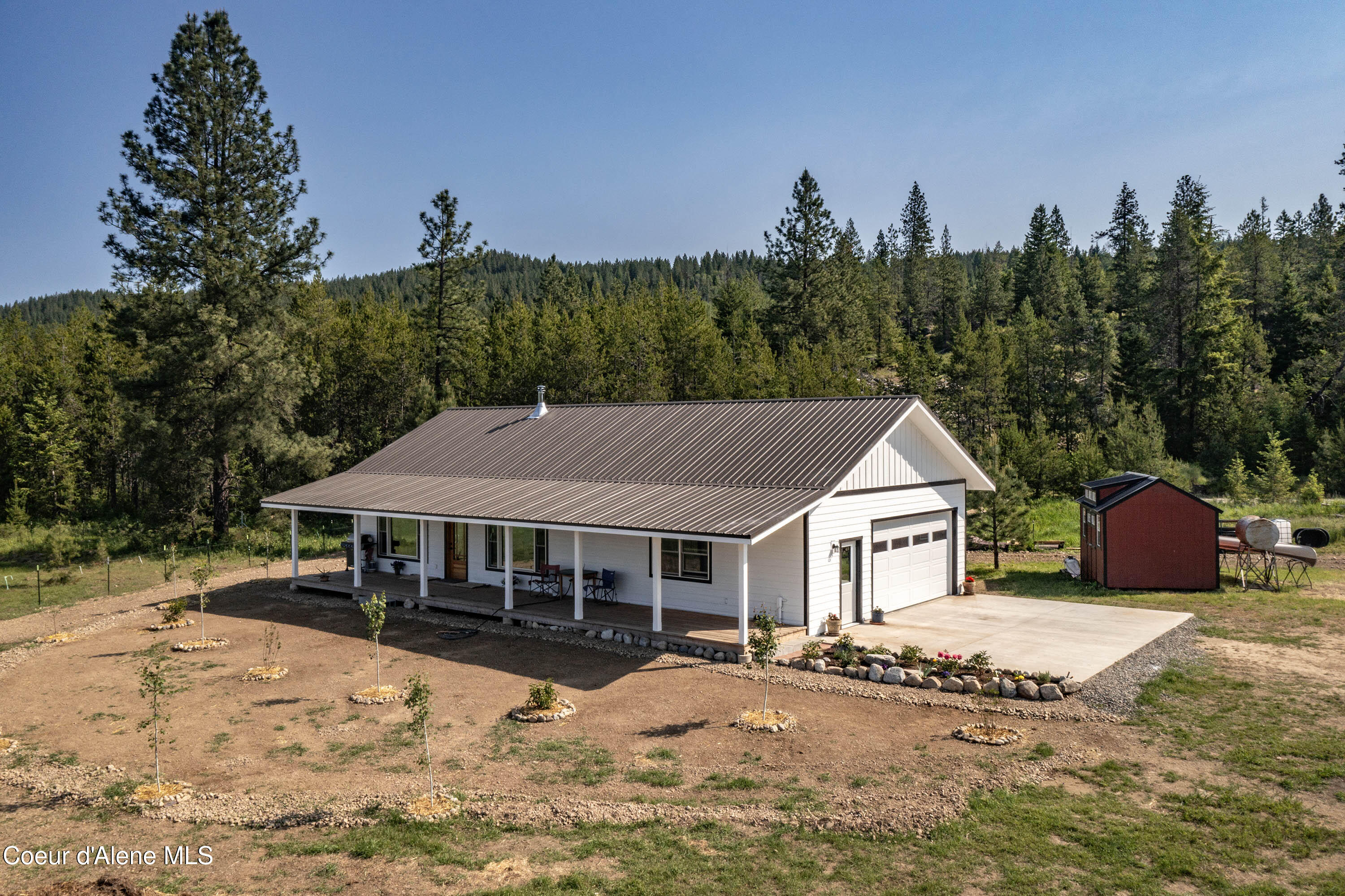 202 Elizabeth Ln, Athol, Idaho image 2