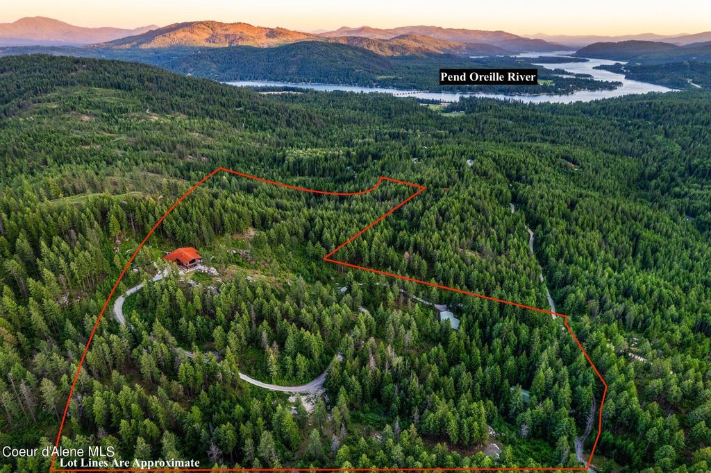 Photo of 172 Elk Hills Hills, Sandpoint, ID 83864 (MLS # 25-5338)