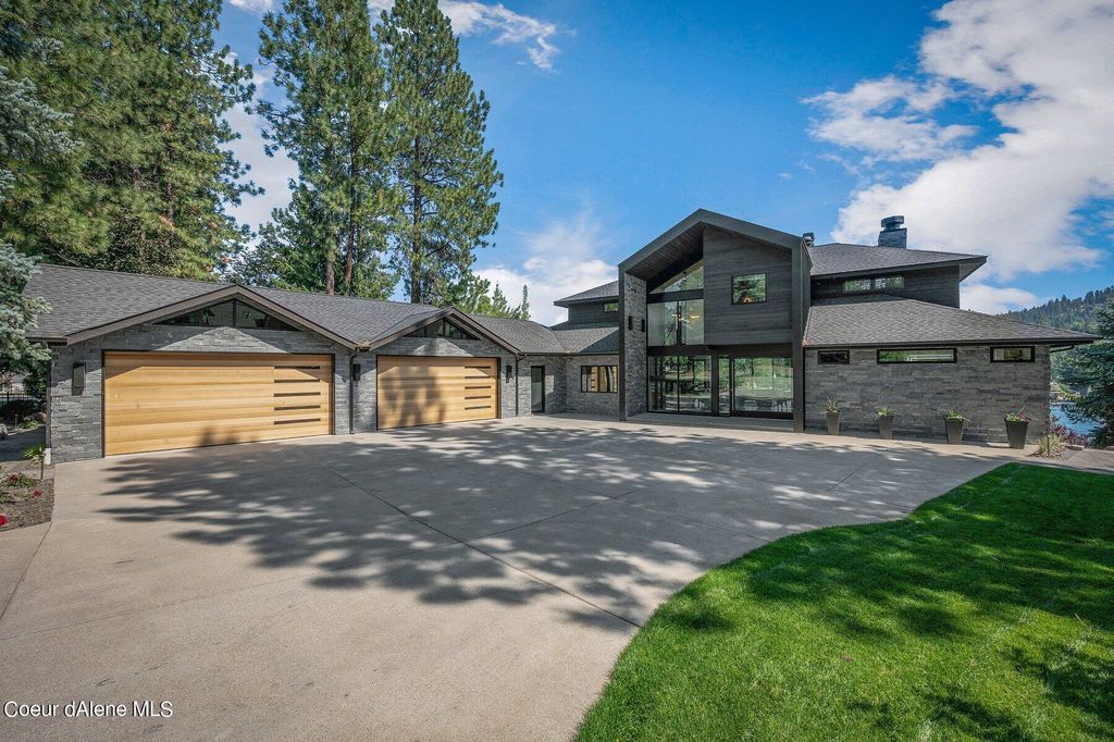Photo of 1014 RIVERSIDE HARBOR Harbor, Post Falls, ID 83854 (MLS # 25-9235)
