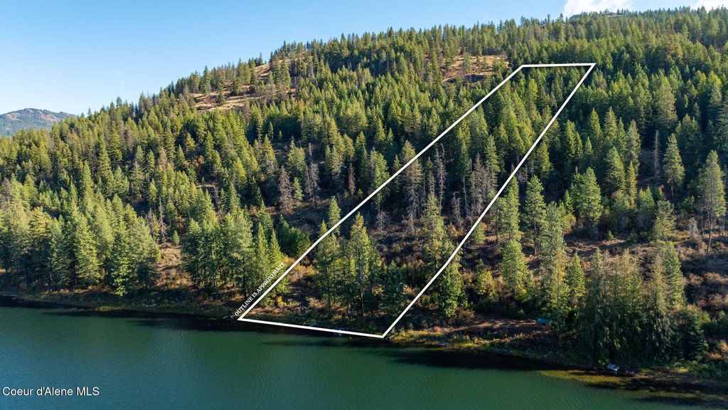 Photo of 1402 Mirror Lake Lake, Sagle, ID 83860 (MLS # 25-10159)