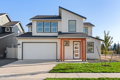 Photo of 630 MOSCOW St, Sandpoint, ID 83864 (MLS # 26-203)