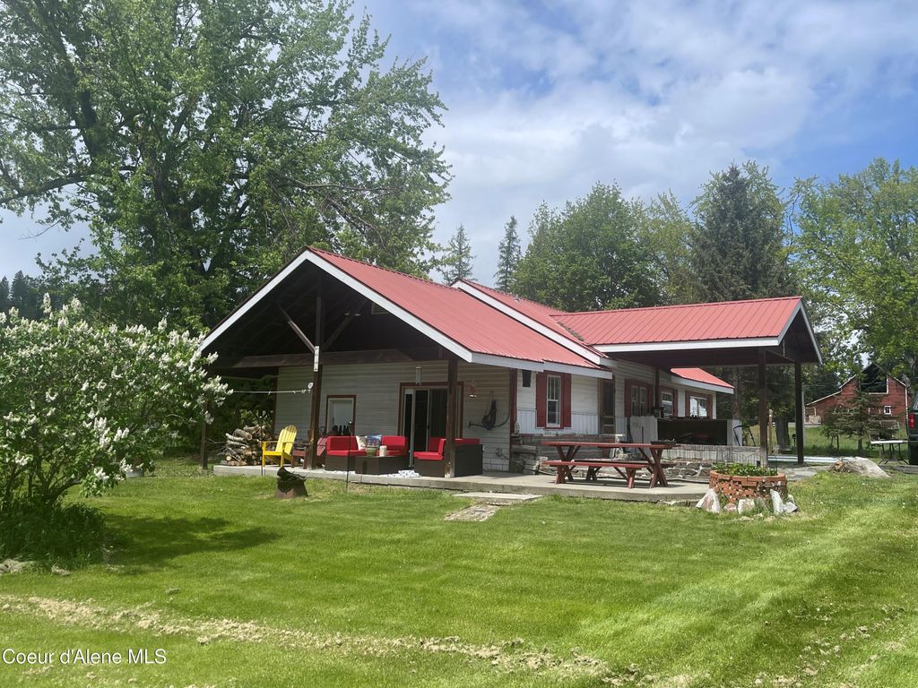 Photo of 84 Highland Flats Flats, Naples, ID 83847 (MLS # 26-4977)