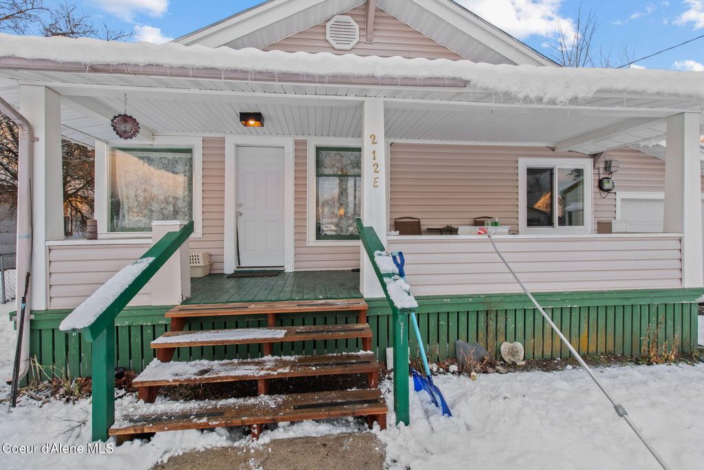 Photo of 212 Lincoln Ave, Priest River, ID 83856 (MLS # 26-392)