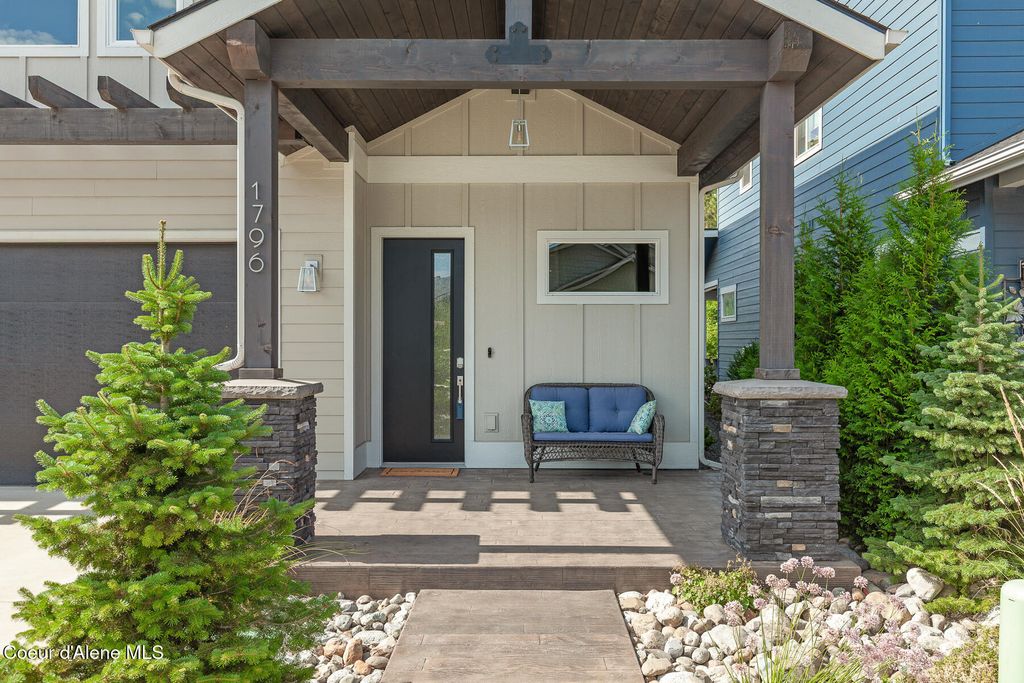 Photo of 1796 Felton Dr, Coeur dAlene, ID 83814 (MLS # 25-8457)