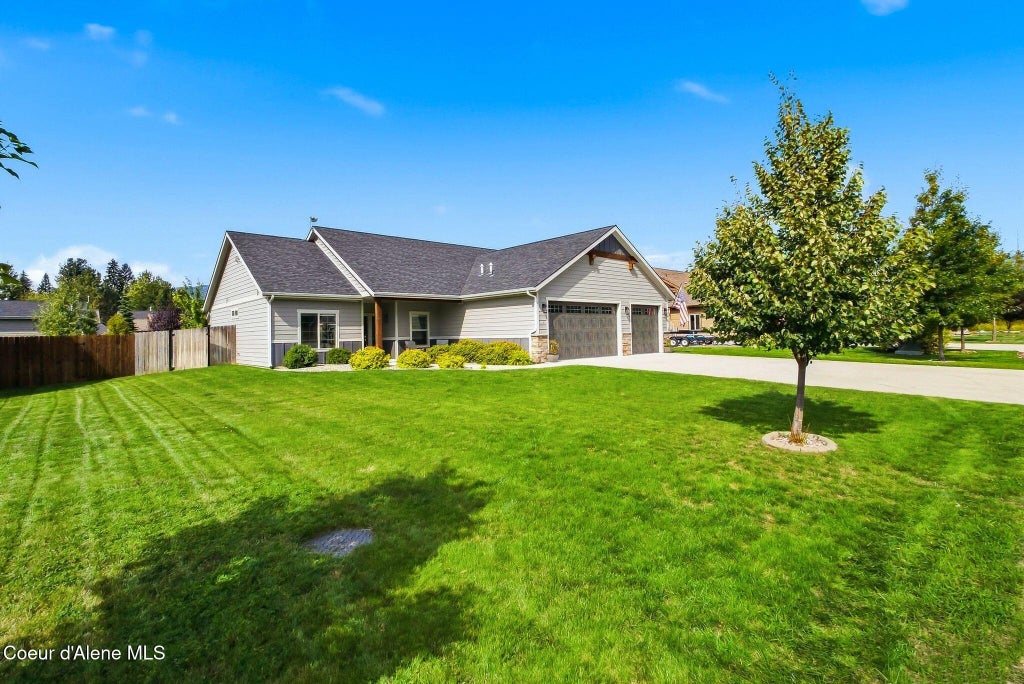 Photo of 40 Osprey Ln, Sandpoint, ID 83864 (MLS # 26-9394)