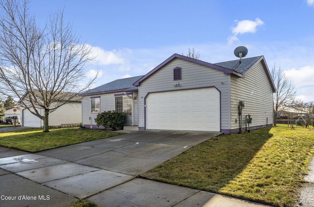 Photo of 910 SHASTA, Post Falls, ID 83854 (MLS # 25-11319)