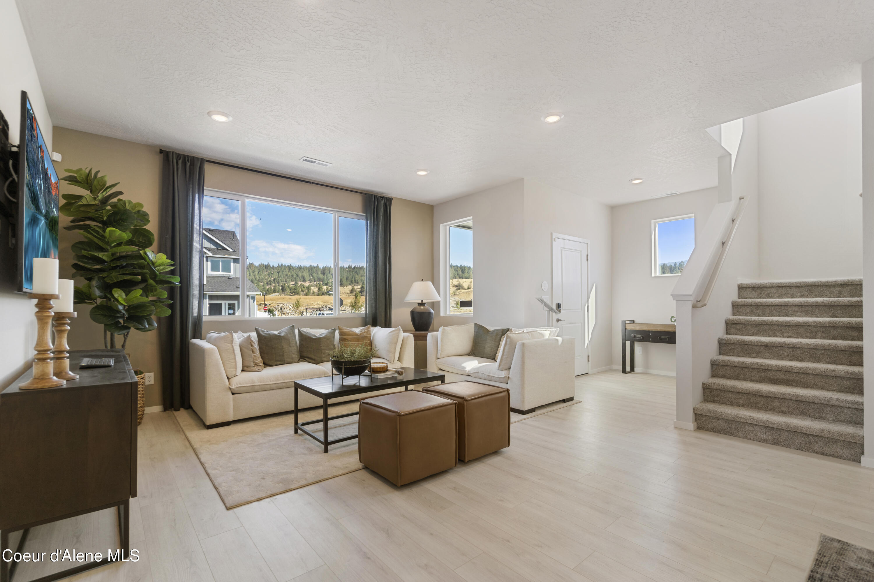 Hayden, Idaho 83835, United States, 3 Bedrooms Bedrooms, ,3 BathroomsBathrooms,Residential,Pending,54544