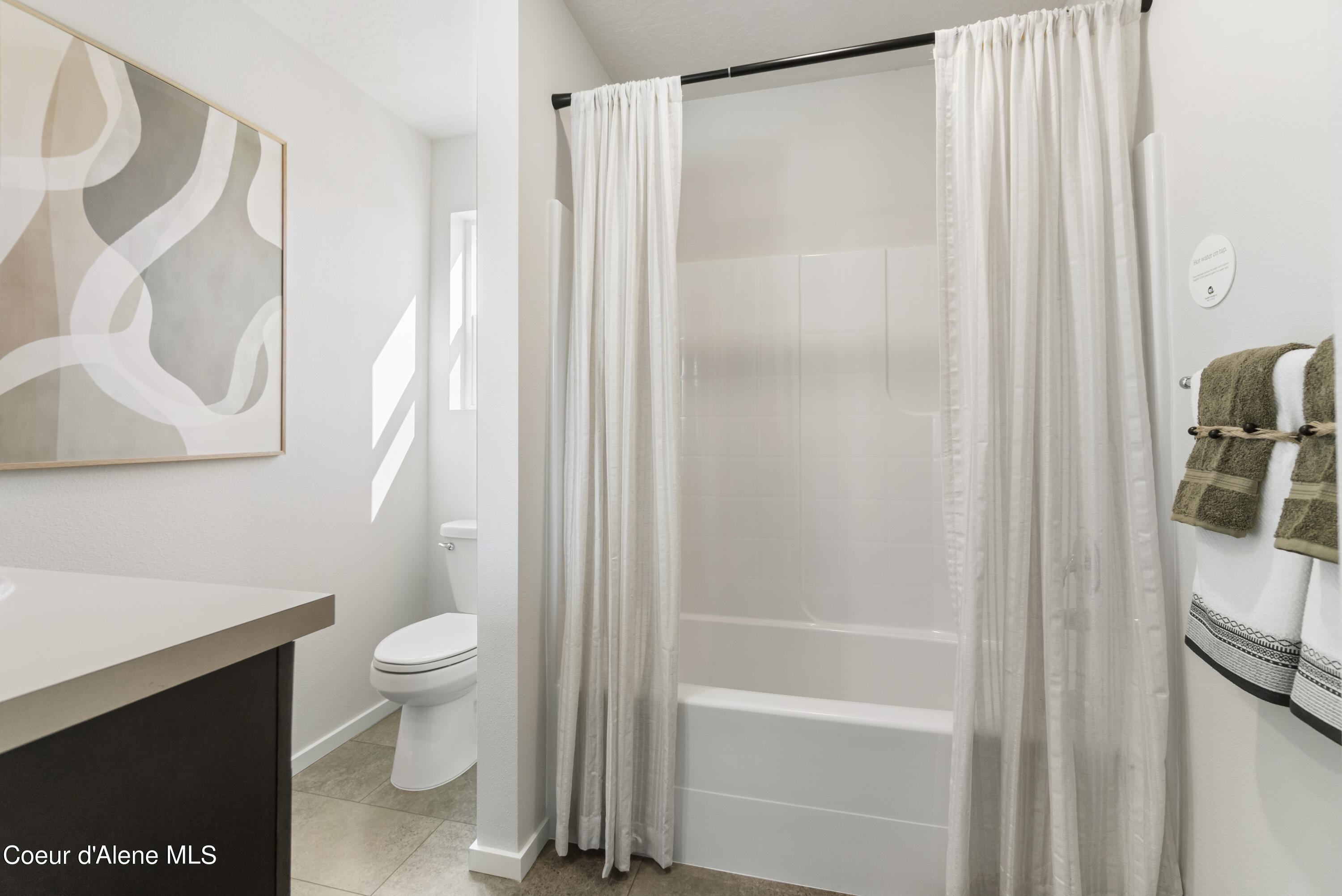 Hayden, Idaho 83835, United States, 3 Bedrooms Bedrooms, ,3 BathroomsBathrooms,Residential,Pending,54544