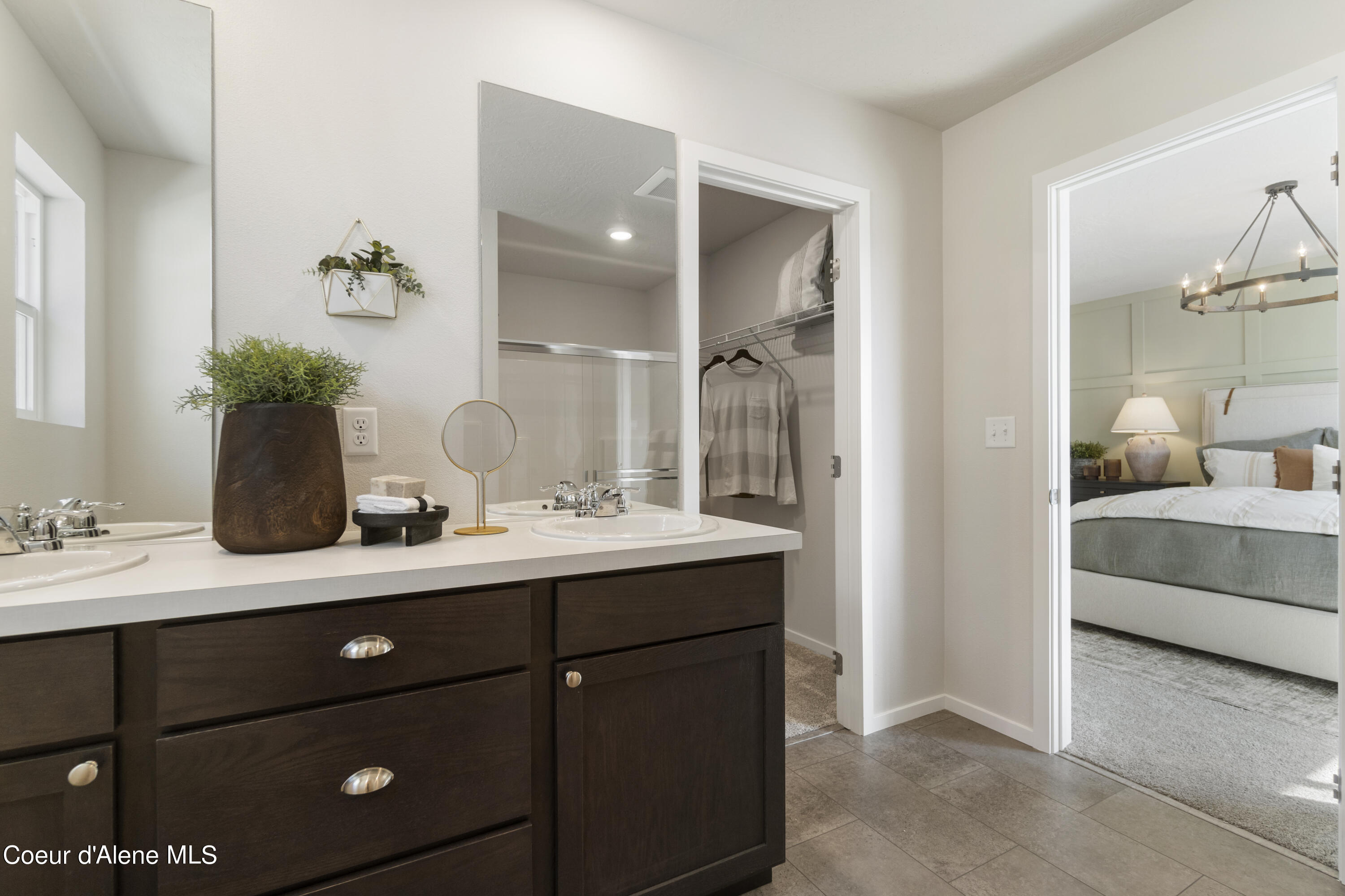 Hayden, Idaho 83835, United States, 3 Bedrooms Bedrooms, ,3 BathroomsBathrooms,Residential,Pending,54544