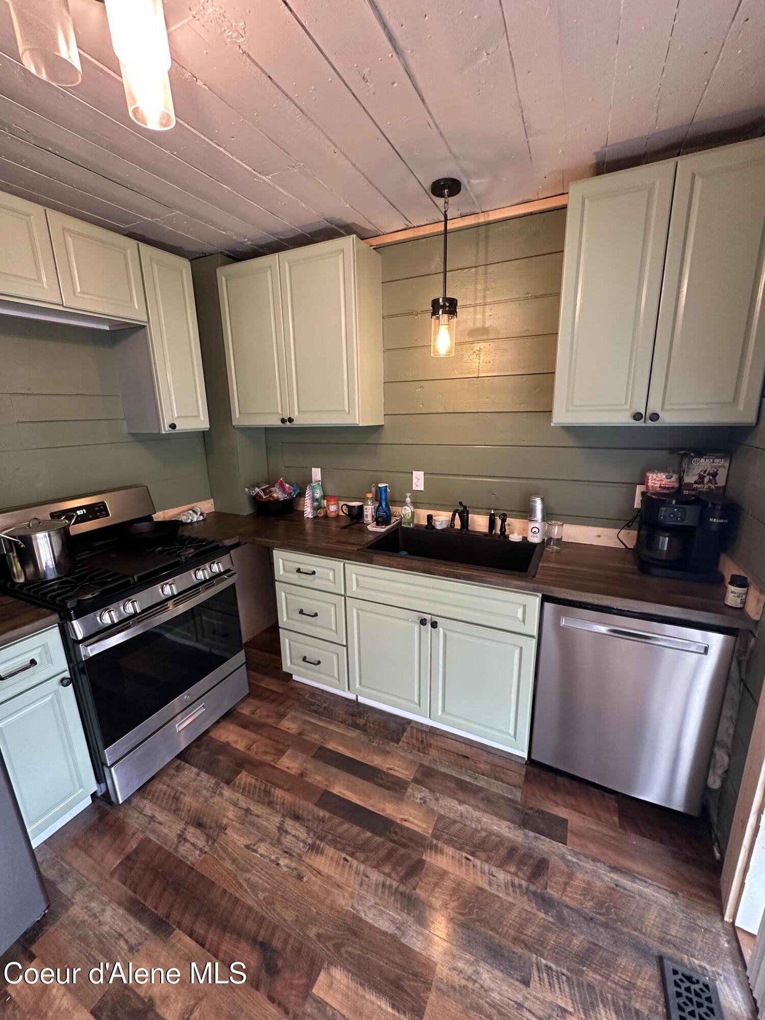 1128 E Garden Ave, Osburn, Alaska image 7