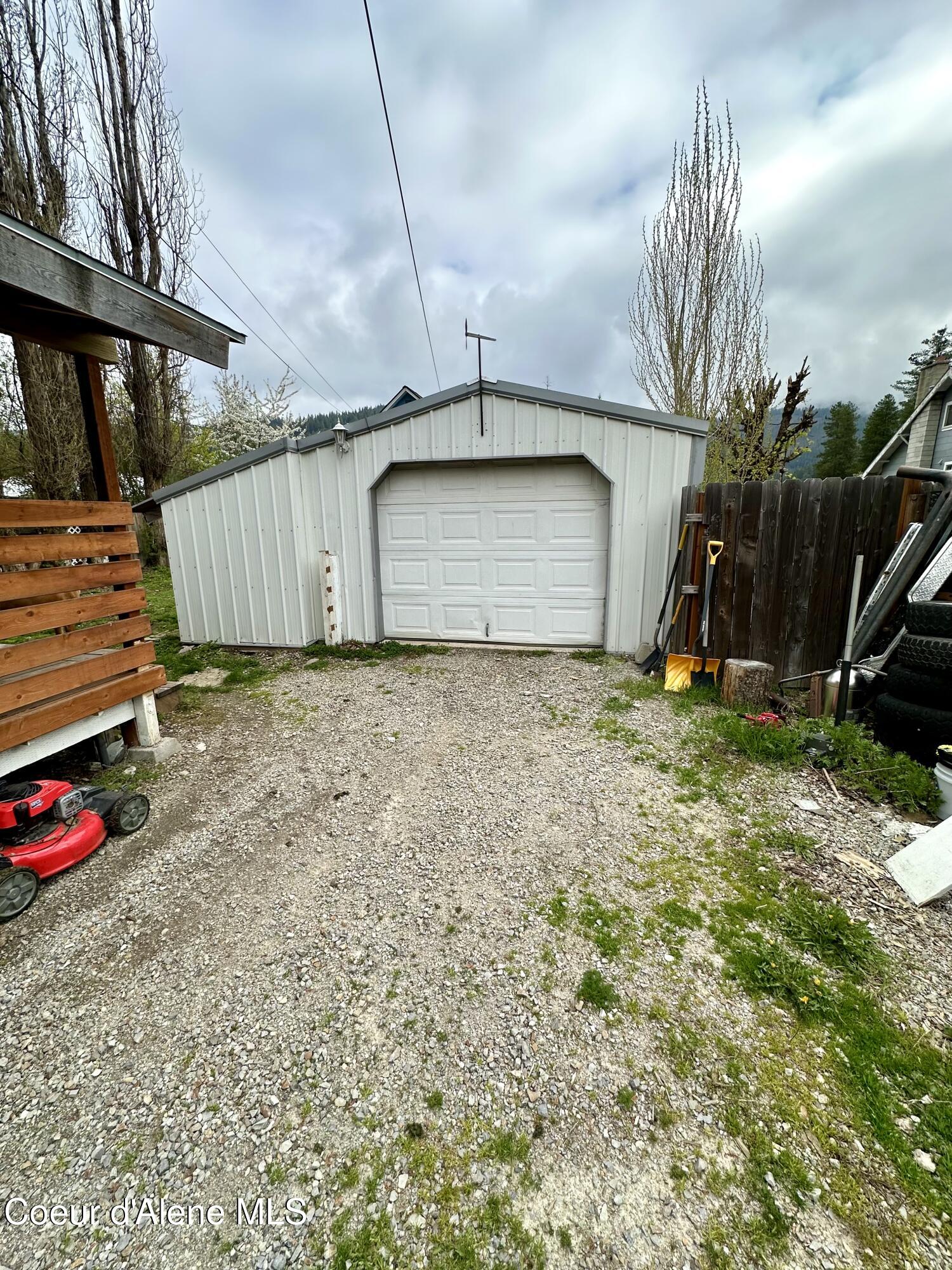 1128 E Garden Ave, Osburn, Alaska image 25