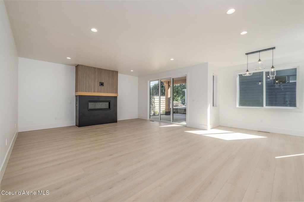 Photo of 918/920 Pennsylvania, Coeur dAlene, ID 83814 (MLS # 26-351)