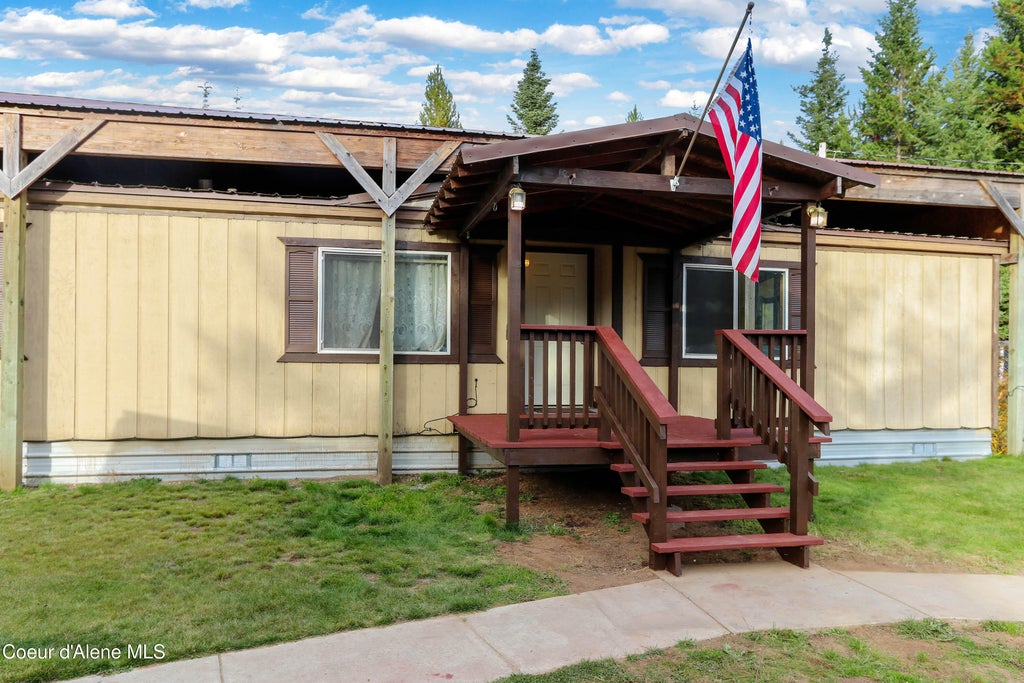 Photo of 457 Winterton RD, Sandpoint, ID 83864 (MLS # 26-10456)