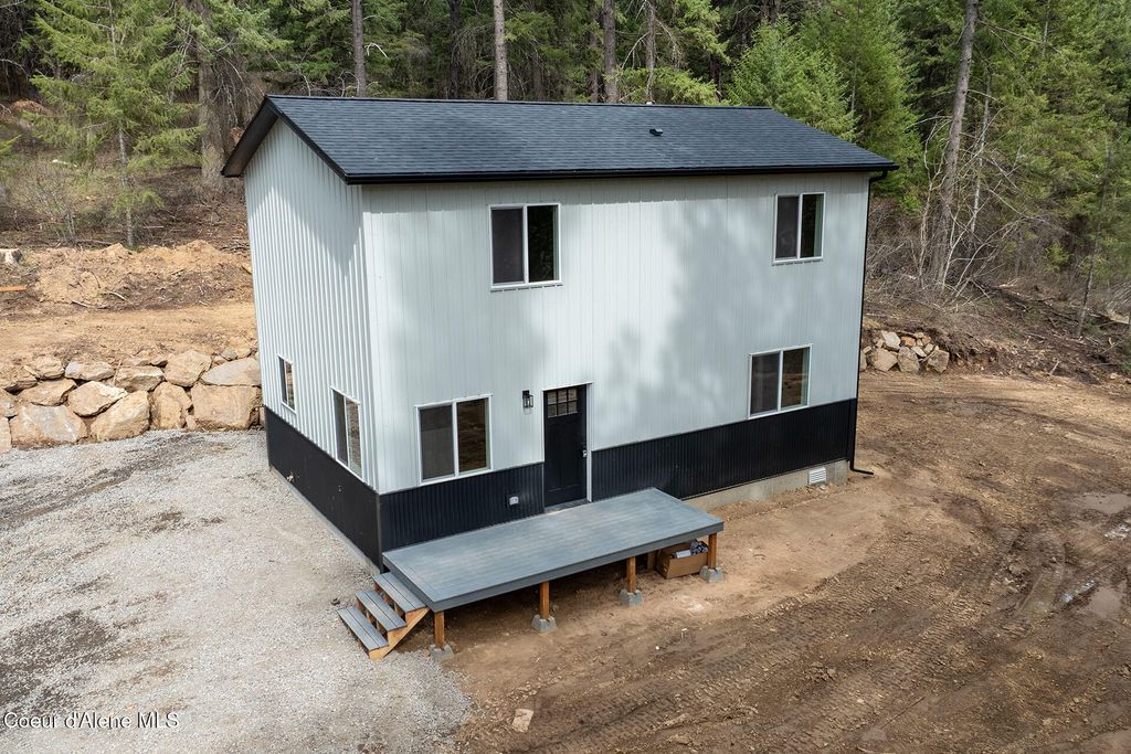 Photo of 181 Lakeview Dr, Blanchard, ID 83804 (MLS # 26-3167)