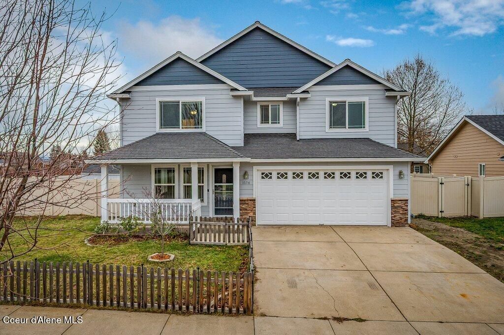 Photo of 1574 MOONSTONE St, Post Falls, ID 83854 (MLS # 25-11480)