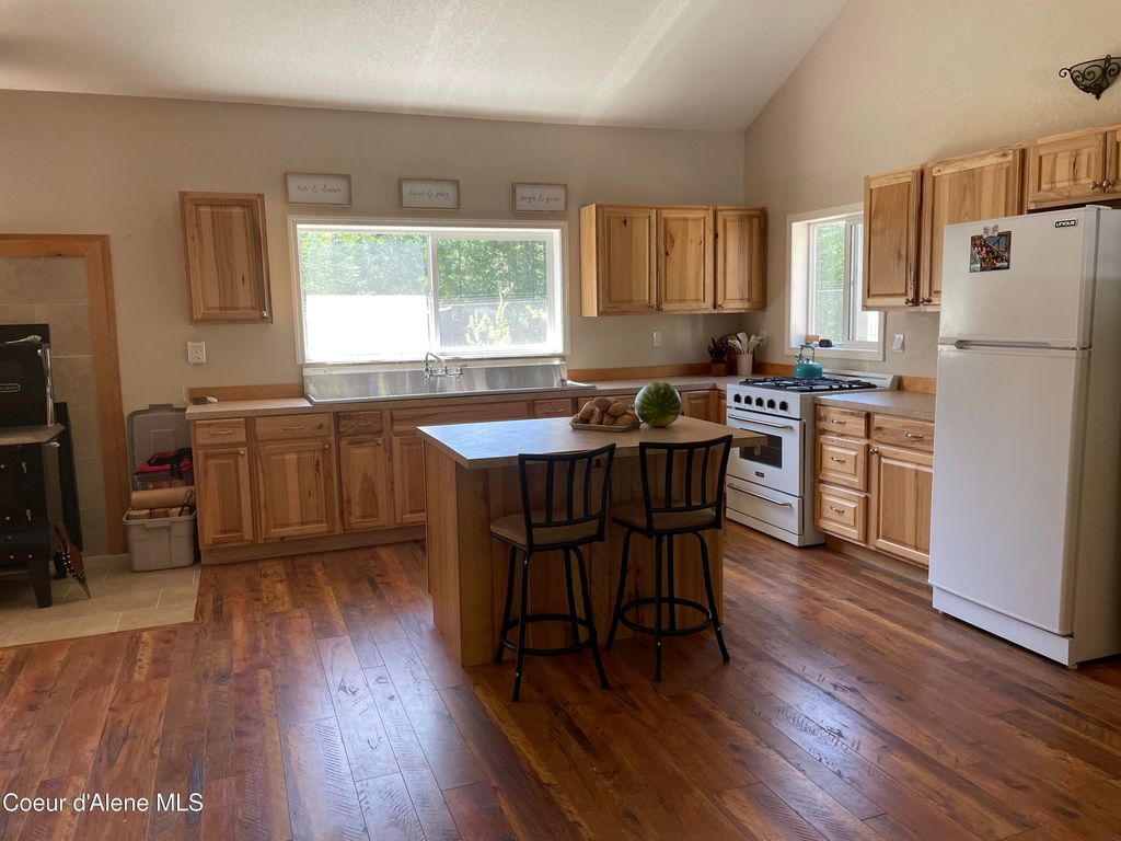 Photo of 1094 Fortyniner Ln, Bonners Ferry, ID 83805 (MLS # 26-1159)