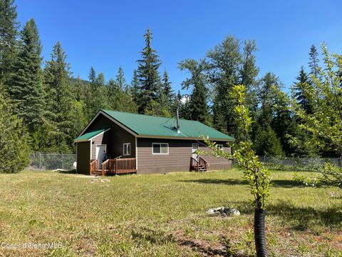 Photo of 1094 Fortyniner Ln, Bonners Ferry, ID 83805 (MLS # 26-1159)