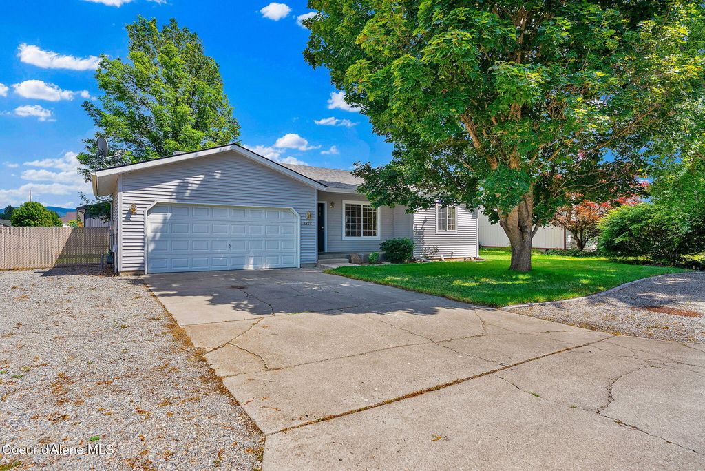 Photo of 8868 Davis CIR, Hayden, ID 83835 (MLS # 26-6960)