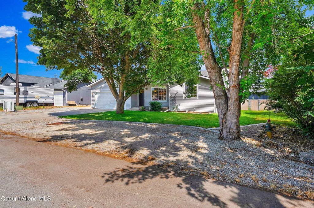 Photo of 8868 Davis CIR, Hayden, ID 83835 (MLS # 26-6960)