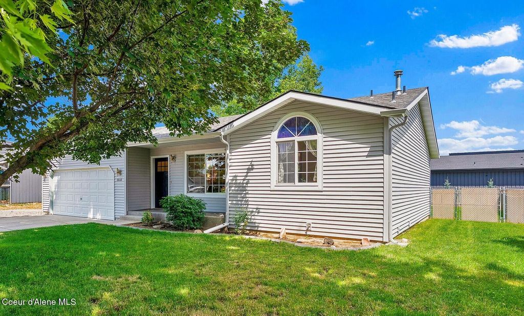 Photo of 8868 Davis CIR, Hayden, ID 83835 (MLS # 26-6960)