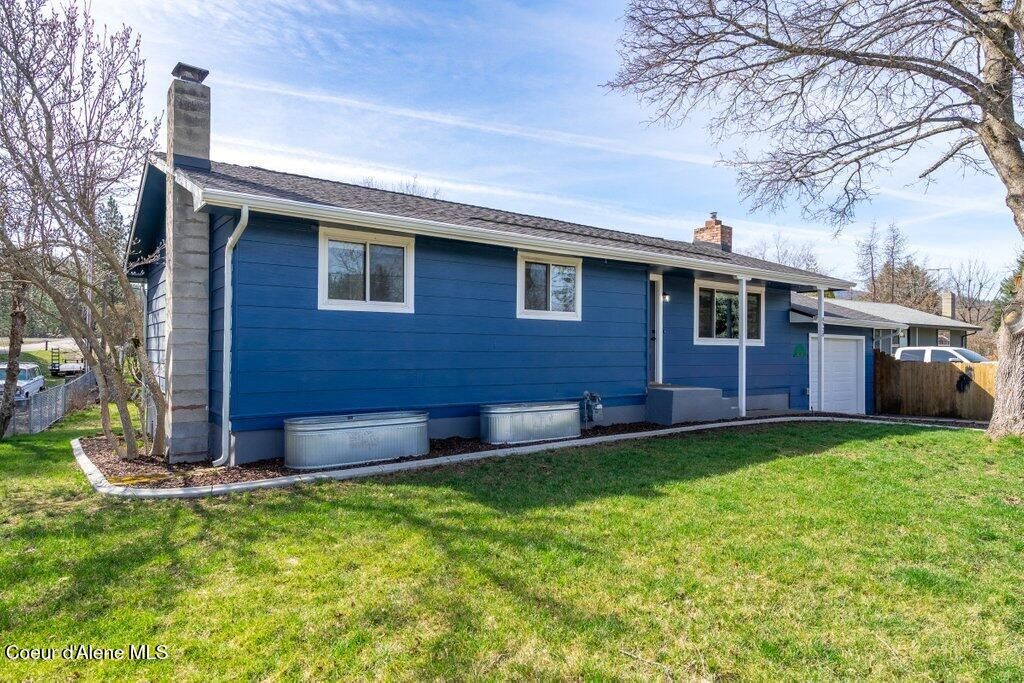 Photo of 8928 Driftwood Dr, Coeur dAlene, ID 83814 (MLS # 26-2561)