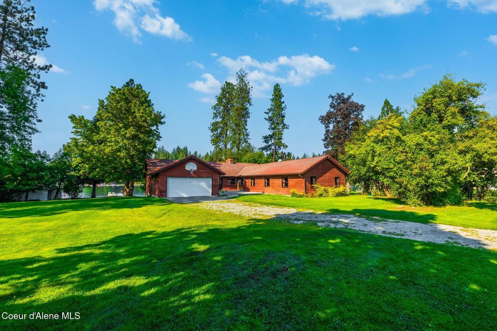 Photo of 8967 Driftwood Dr, Coeur dAlene, ID 83814 (MLS # 25-9174)