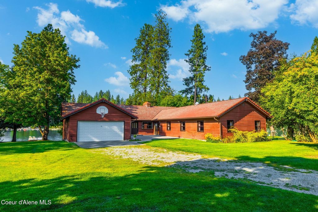 Photo of 8967 Driftwood Dr, Coeur dAlene, ID 83814 (MLS # 25-9174)