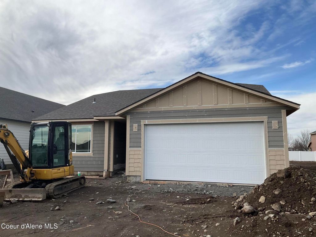 Photo of 224 TREELINE St, Airway Heights, WA 99001 (MLS # 25-10533)