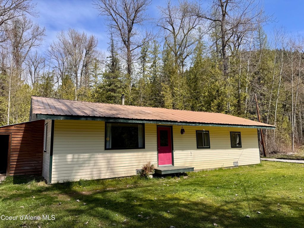 Photo of 83 Cedar Grove Grove, Sandpoint, ID 83864 (MLS # 26-3836)