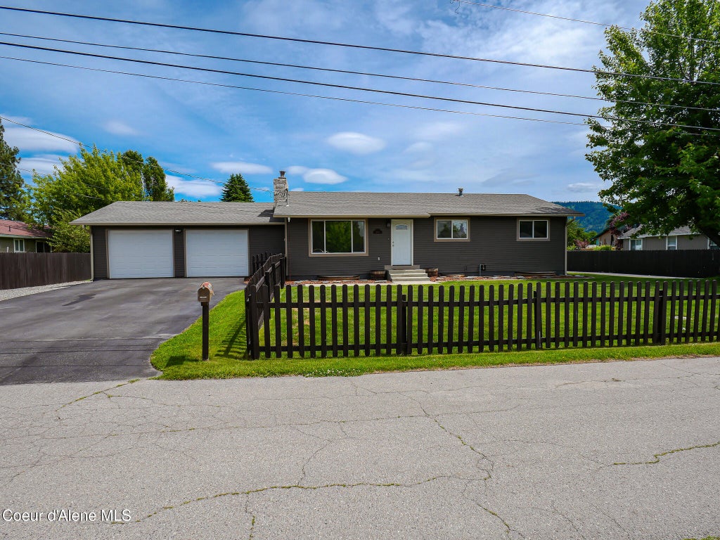 Photo of 9684 Melrose ST, Hayden, ID 83835 (MLS # 26-5883)