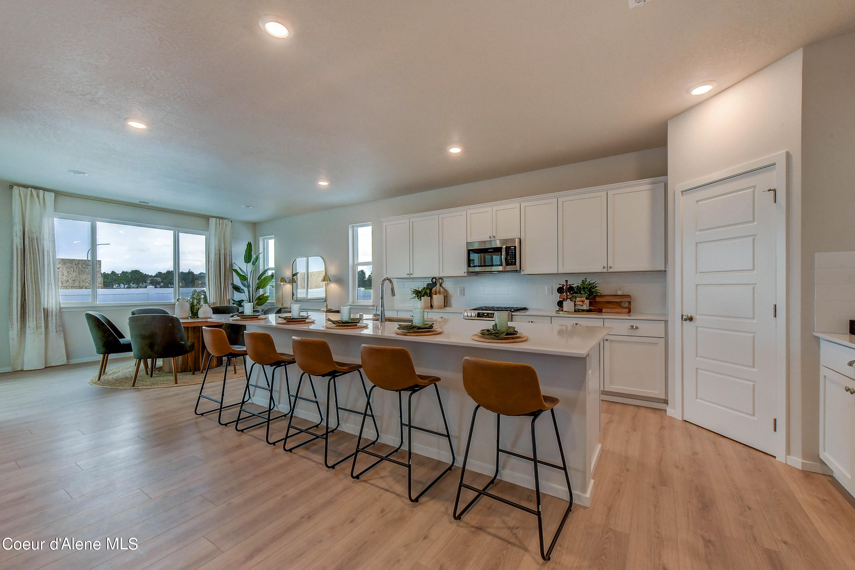 Hayden, Idaho 83835, United States, 2 Bedrooms Bedrooms, ,3 BathroomsBathrooms,Residential,Pending,18620