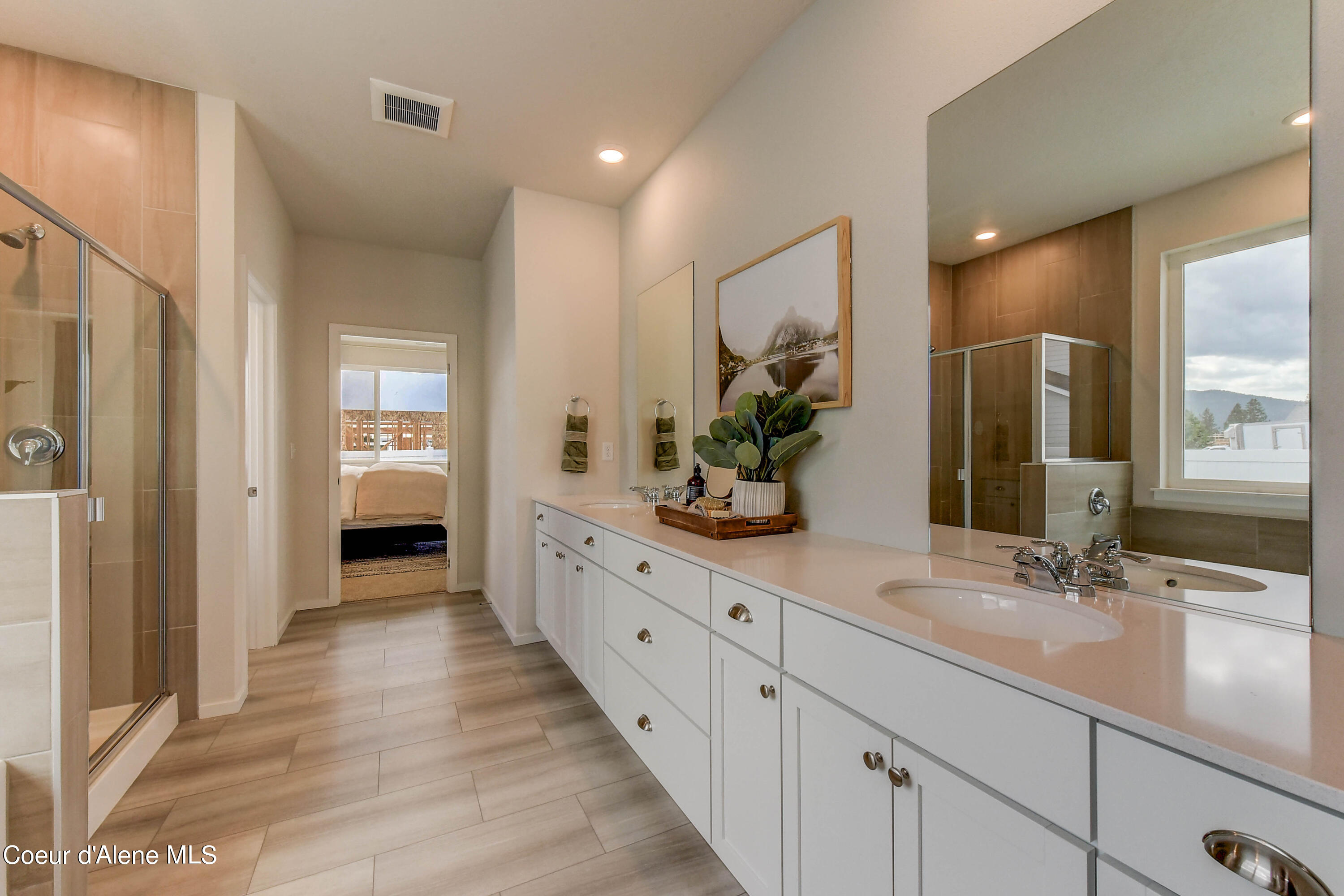 Hayden, Idaho 83835, United States, 2 Bedrooms Bedrooms, ,3 BathroomsBathrooms,Residential,Pending,18620