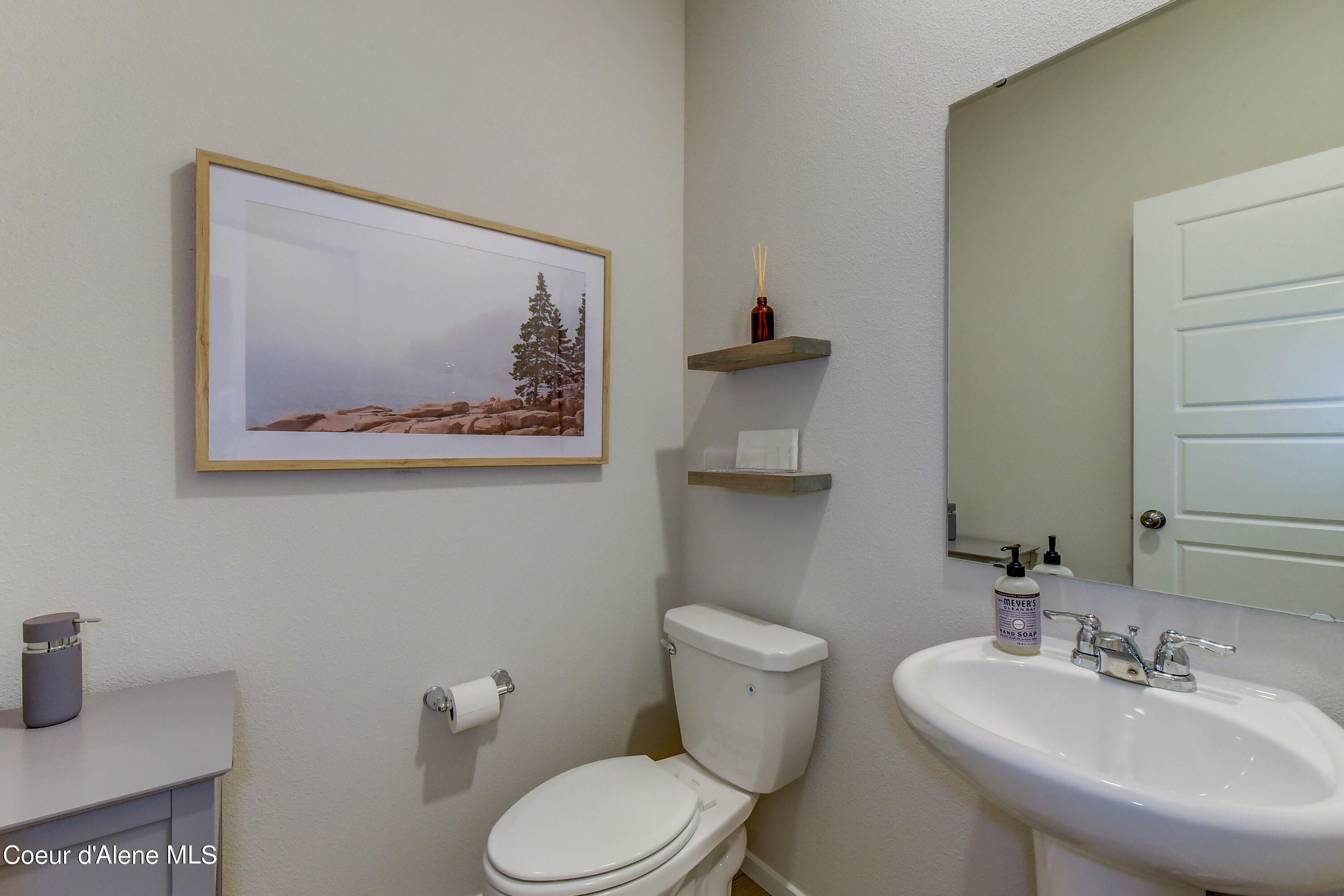 Hayden, Idaho 83835, United States, 2 Bedrooms Bedrooms, ,3 BathroomsBathrooms,Residential,Pending,18620