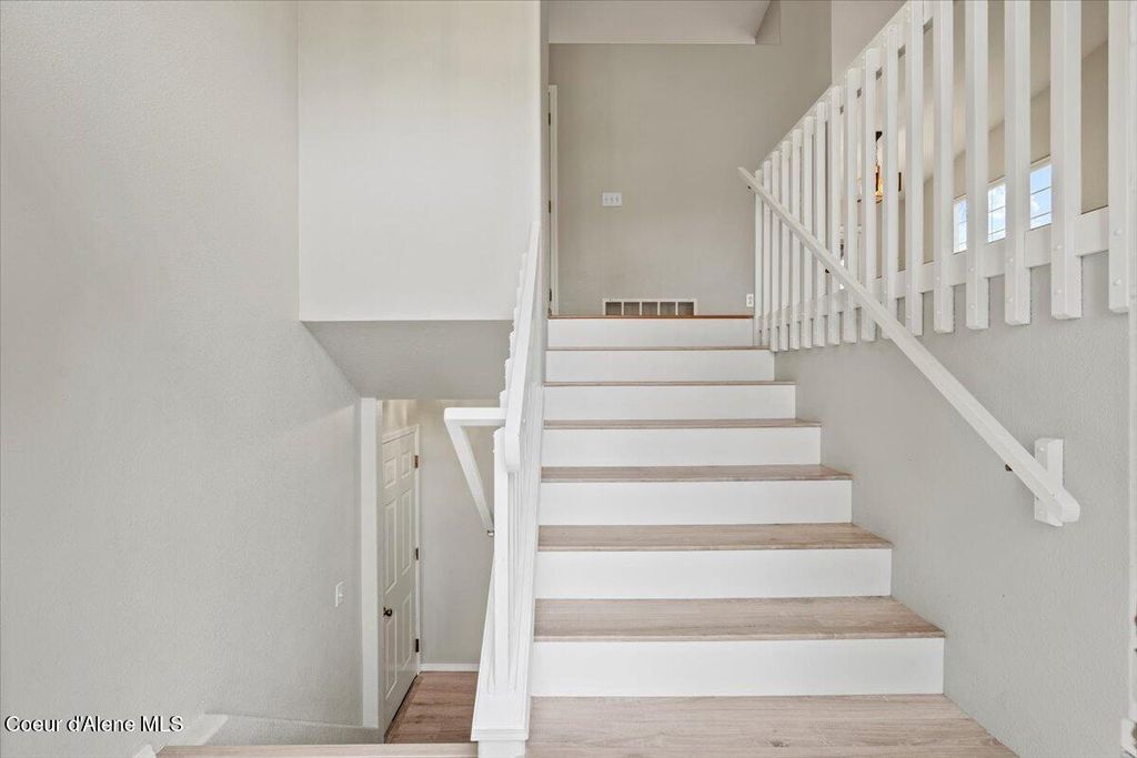 Photo of 10665 OXFORD Dr, Hayden, ID 83835 (MLS # 26-3573)