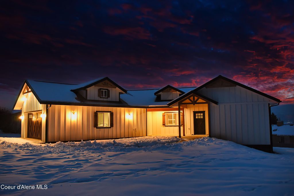 Photo of 152 Danny Ln, Moyie Springs, ID 83845 (MLS # 26-122)