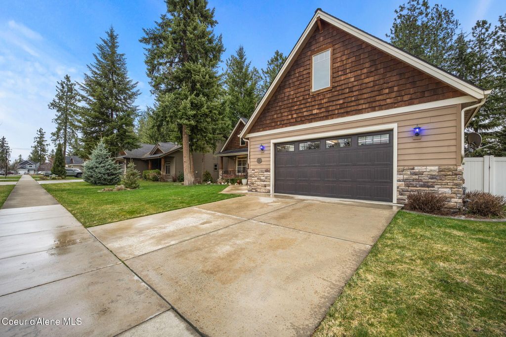 Photo of 6944 Glensford Dr, Coeur dAlene, ID 83815 (MLS # 26-2575)