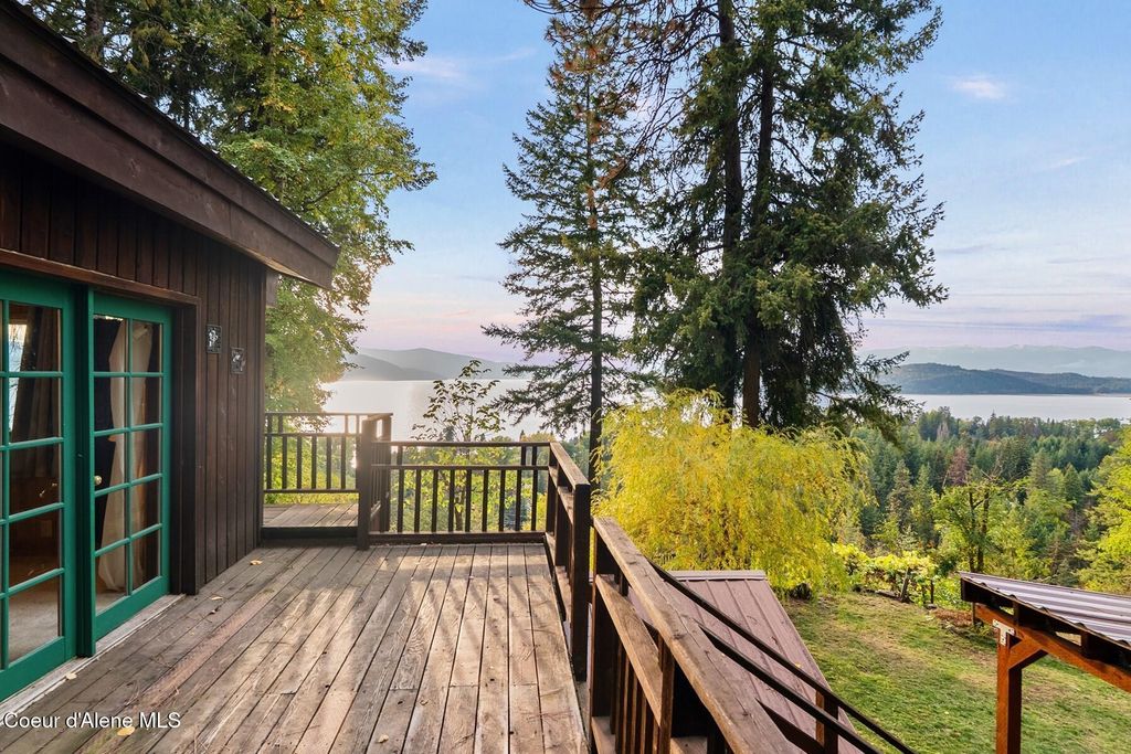 Photo of 130 Mayaka Rd, Hope, ID 83836 (MLS # 25-11096)